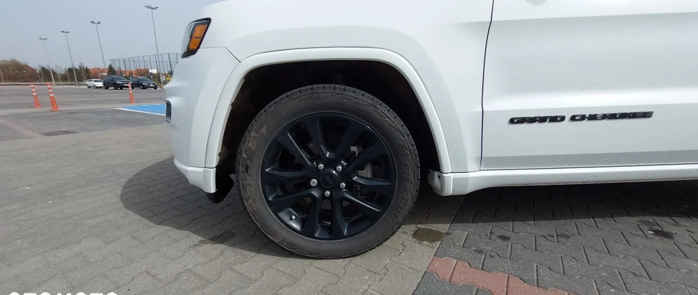 Jeep Grand Cherokee cena 110000 przebieg: 126500, rok produkcji 2019 z Sępopol małe 436